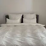 Noe Apartment